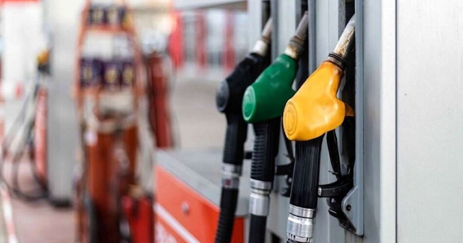 سهمیه بنزین خودرو های شخصی در اردیبهشت ۱۴۰۵